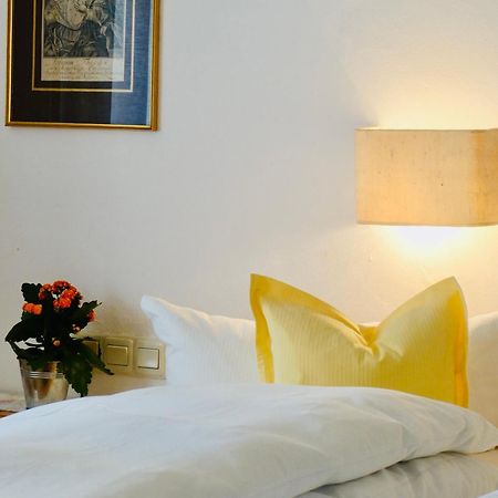 Pilgerhaus Bergen Hotel Neuburg an Der Donau Bagian luar foto
