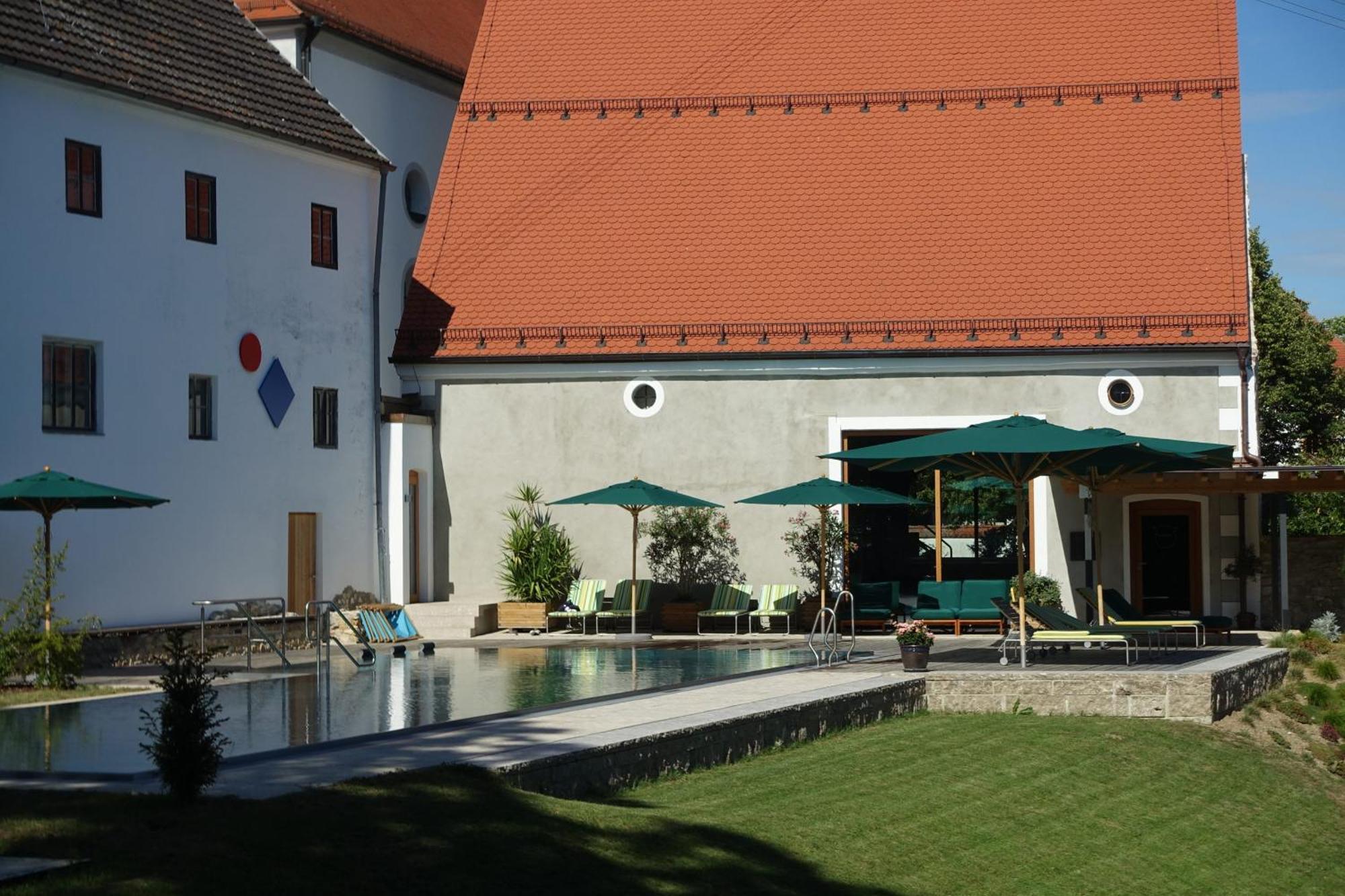 Pilgerhaus Bergen Hotel Neuburg an Der Donau Bagian luar foto